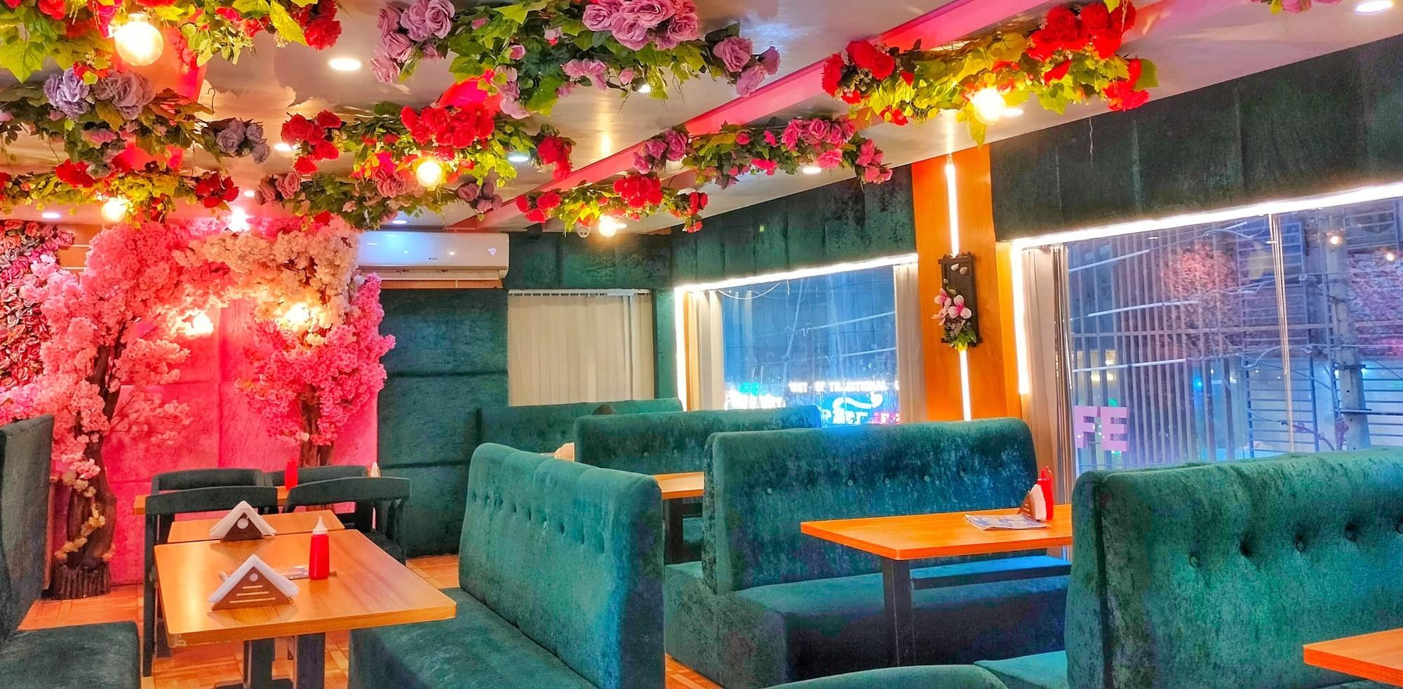 The Dining Lounge ( Wari)